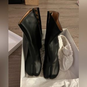 MAISON MARGIELA Tabi Ankle Boots